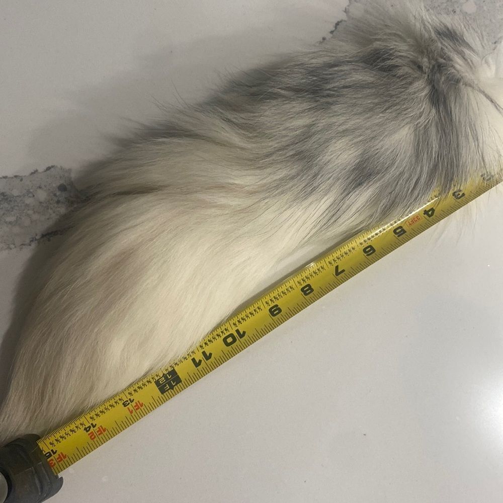 Fox Tail Keychain‎ - Picture 2 of 3
